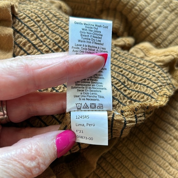 Nation LTD Emmy Smocked Turtleneck Top Cocoa Long Sleeve Ruffle Shirt Fall Sz L - Picture 11 of 13